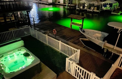 City-by-the Sea House | Discover Texas Grand Slam Spa: Family-Friendly Retreat