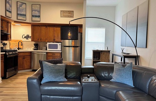 Nederland House | Texas Gulf Coast 3BR 1BA