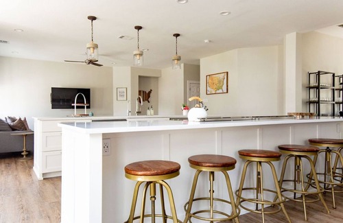 Austin House | Relaxing Escape with Pool & Spa | 28 Guests Welcome
