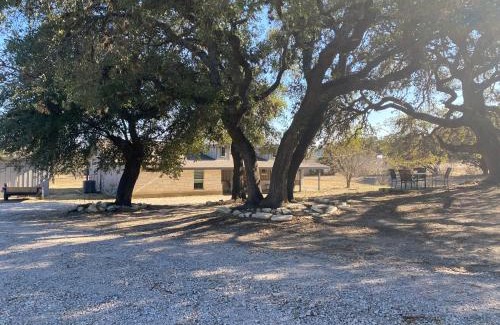 Oatmeal House | Guest Rated 10/10: Texas Hill Country Ranch with Scenic Views