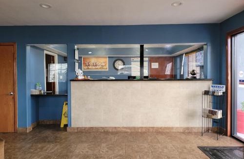 Raymondville Hotel | Relax at Texas Inn and Suites in Scenic Raymondville