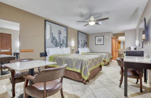 Donna Hotel | Family-Friendly Retreat at Texas Inn Donna with Pool Access
