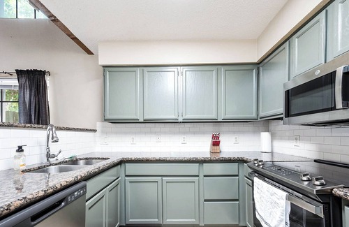 League City House | Texas inspired townhome near the heart of League City.