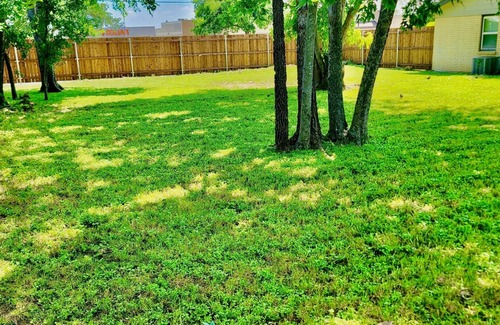 Bedford House | Cozy Living with Backyard Bliss in DFW - Rated 9.2/10