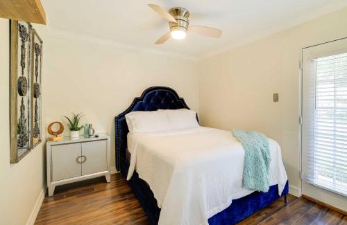 Riverside Terrace Apartment | Cozy Texas Studio with Pool Access Near TDECU Stadium