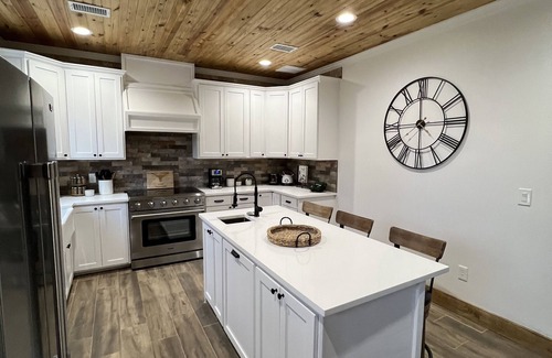 Canton House | Experience Texas Tombstone: Your Private Oasis Awaits
