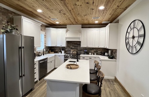 Canton House | Experience Texas Tombstone: Your Private Oasis Awaits
