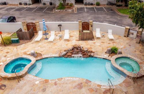 New Braunfels House | Discover Texas Two-Step at Waterwheel: Family-Friendly Retreat