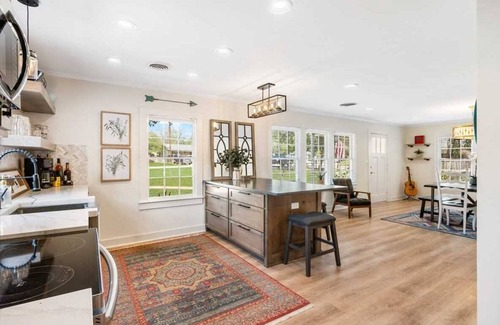 Bandera House | Ideal Texas Two Step Retreat in Bandera with Pool & Ocean View