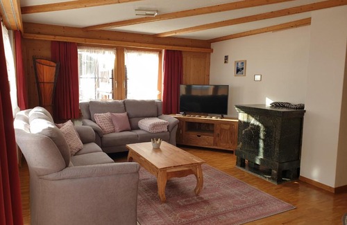 Tujetsch Apartment | Discover Tgèsa Putnengia: Pet and Child Friendly Escape