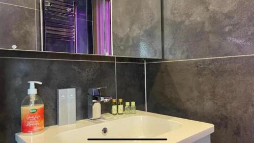 Athlone Apartment | Top Rated TGHA Studio Apartment in Athlone for Families
