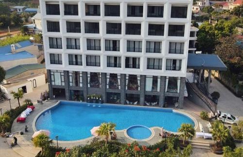 Thai Nguyen Hotel | Explore Thái Nguyên Legend Hill: Pet-Friendly Retreat