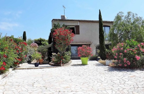 Puget-sur-Argens House | Discover Thébaïde: Family-Friendly Escape in Puget SUR Argens