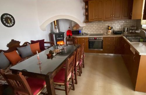 Filaki House | Pet-Friendly Thòlos: Guest Rated 9.8 with Family Amenities