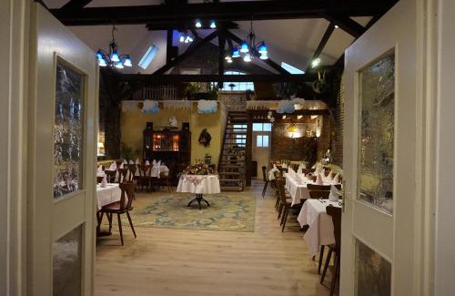 Heringen Hotel | Comfortable Thüringer Hof: Pet-Friendly with Breakfast Options