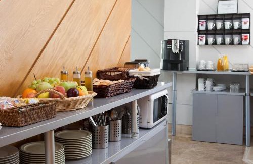 Moncloa-Aravaca Apartment | Pet-Friendly TH Aravaca: Family-Approved Stay Awaits