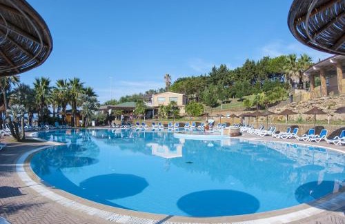 Le Castella Hotel | Relax at TH Le Castella - Baia degli Dei Village Retreat