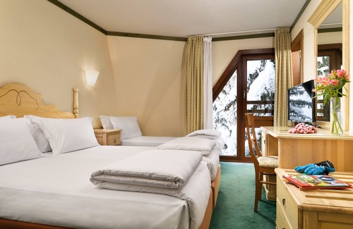 Gressan Hotel | Discover TH Pila: Pool, Spa & Family-Friendly Amenities