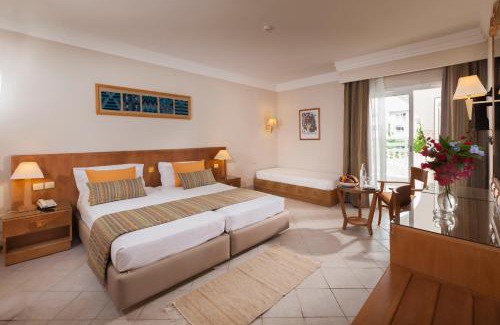 Tabarka Hotel | Relax at Thabraca Thalasso & Diving: Beachfront Bliss Awaits