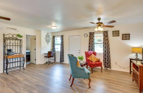 Thackerville House | Cozy Thackerville Getaway with Porch - Near WinStar!