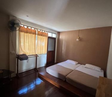 Houayxay Hotel | Budget-Friendly Thadan Guest House - Child Friendly Stay!