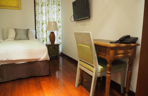 Ratchathewi Bed & Breakfast | Experience Retro Thai Charm in Central Bangkok