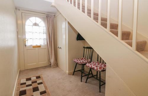 Banff House | Explore Thain House: Family & Pet-Friendly Retreat