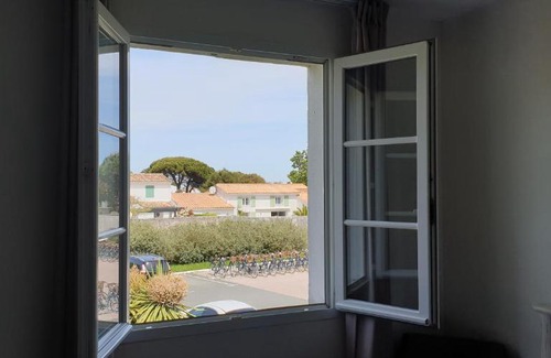 Ars-en-Re Hotel | Relax at Thalacap Île de Ré - Spa & Pool Retreat