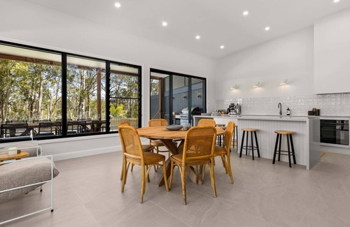 Huskisson House | Oceanfront Bliss at Thalassa Huskisson - Guest Rated 10/10