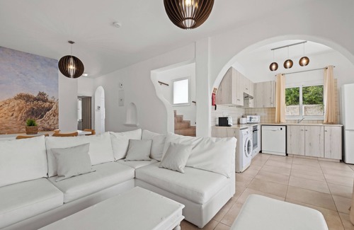 Ayia Thekla Hotel | Discover Thalassines Beach Villas: Ocean View Retreat