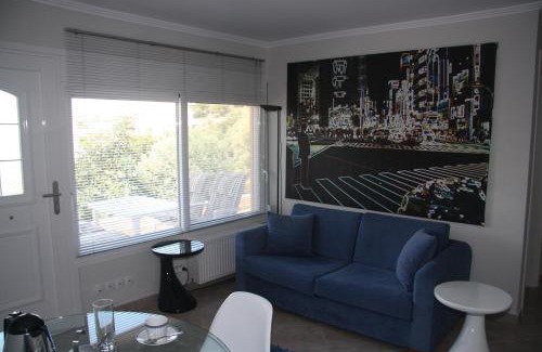 Psili Ammos Apartment | Oceanfront Escape at Thalatta Seaside Accommodation