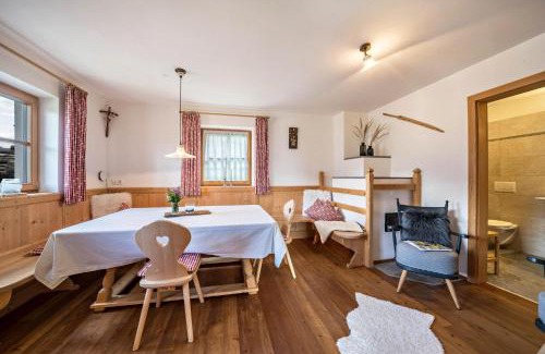 Lagundo House | Top-Rated Family Getaway at Thaler-hof Ferienhaus Fichtnhittl