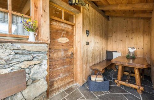 Lagundo House | Family-Friendly Retreat at Thaler-hof Ferienhaus Lärchnhittl