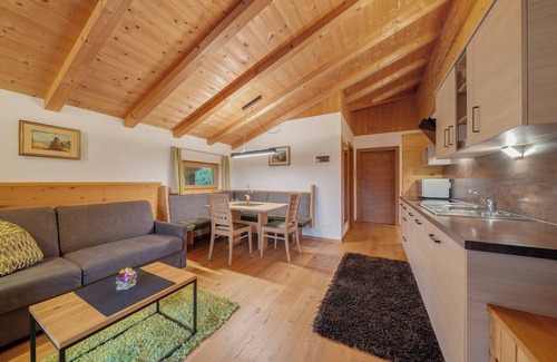 Verano Apartment | Explore Thalerhof Apartment Verena: Wi-Fi, Balcony & Garden