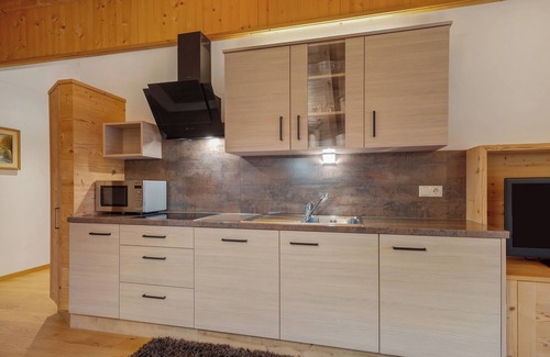 Verano Apartment | Explore Thalerhof Apartment Verena: Wi-Fi, Balcony & Garden