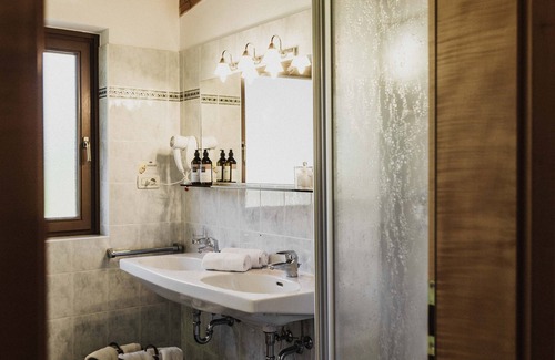 Lagundo Bed & Breakfast | Cozy Thalguter Rooms & Breakfast with Pool and Spa