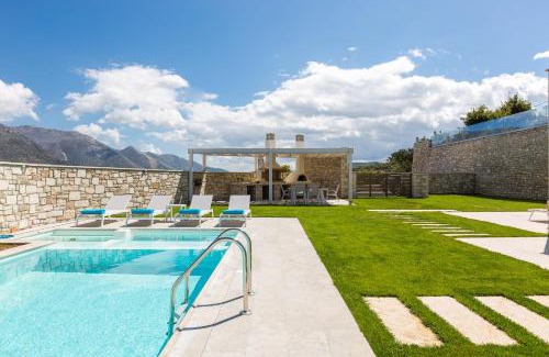 Mylopotamos Villa | Discover Thalmargia Villas: Peaceful Retreat with Ocean Views