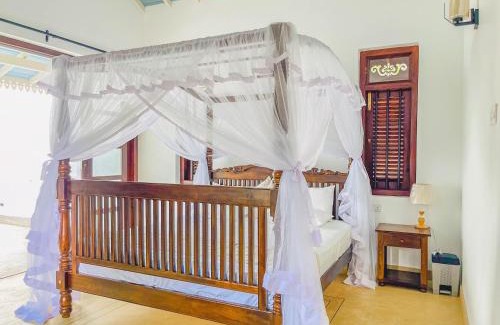 Unawatuna House | Beachfront Bliss at Thalpe Serenity Shore Hotel