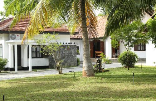 Medaketiya Villa | Inviting Thamaya Heritance Tangalle: Breakfast & Hot Tub