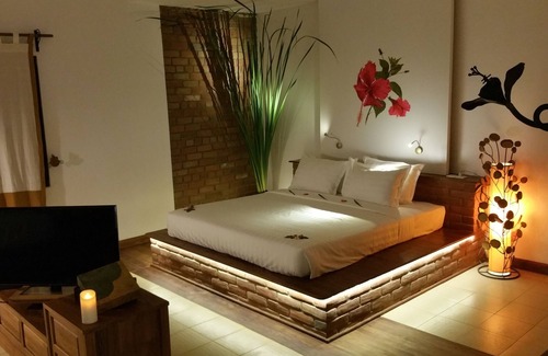 Nyaungshwe Hotel | Explore Thanakha Inle Hotel: Family-Friendly Retreat with Pool