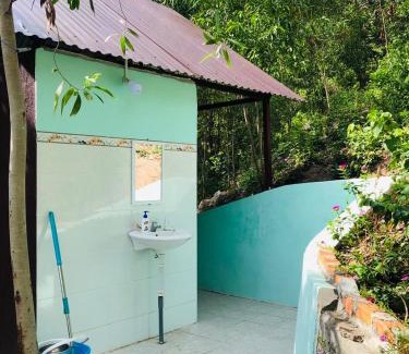 Cam Ranh House | Oceanfront Thanh Nhi Homestay with Breakfast & Kids’ Play Areas