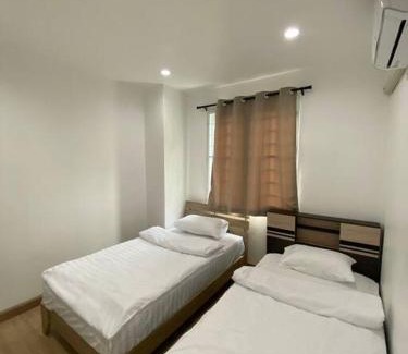 Don Muang Apartment | Pet-Friendly Retreat: Thanyaporn Guest House in Don Mueang