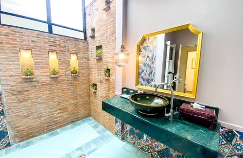 Mueang Kao Hotel | Delightful Tharaburi Resort Sukhothai with Pool & Dining