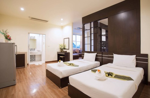 Pak Chong Hotel | Budget-Friendly Tharakiree Place Hotel with Great Amenities