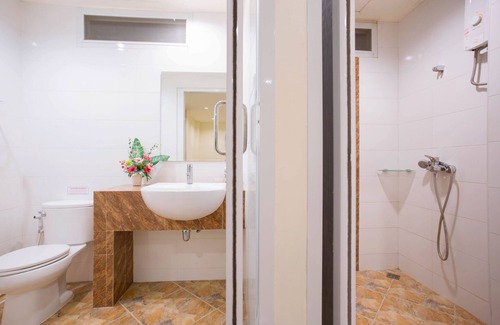 Pak Chong Hotel | Budget-Friendly Tharakiree Place Hotel with Great Amenities