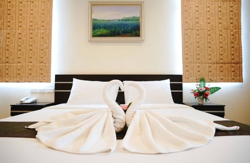 Pak Chong Hotel | Budget-Friendly Tharakiree Place Hotel with Great Amenities