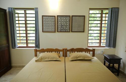Kumarakom House | Tharangini - Riverside Private Bedroom