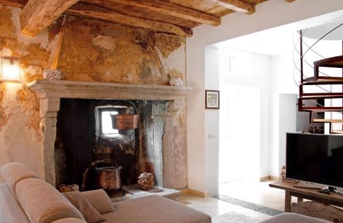 Naggio House | Discover Thari House on Lake Como: Family-Friendly Retreat