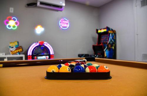 Round Rock House | Vibrant 70s House - Enjoy a Pool & Game Room Retreat