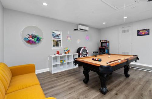 Round Rock House | Vibrant 70s House - Enjoy a Pool & Game Room Retreat